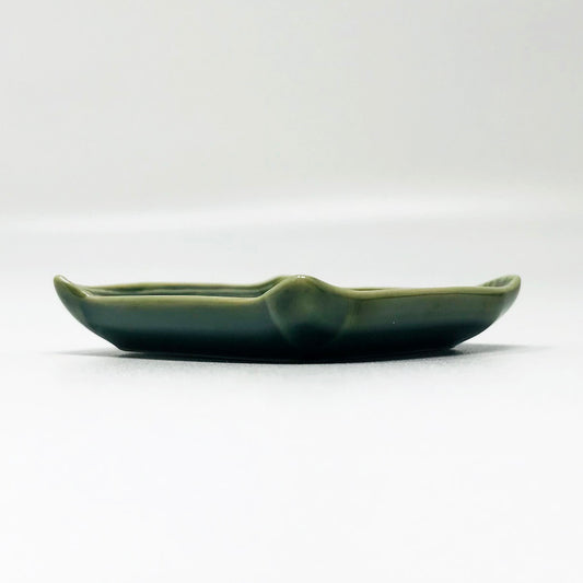 Small ChimiDish/ Chopstick Rest Oribe Koyori (2"D) image 1