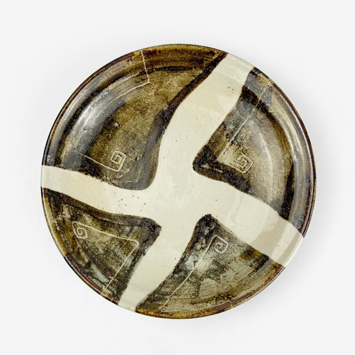 Plate White/Brown by Yasuko Maeda (7.5"D)
