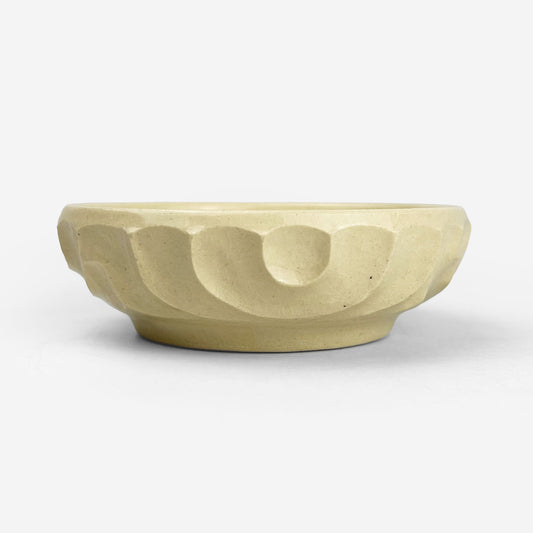 Small Shallow Bowl Jyomon White by Yasuko Maeda (4.25"D)