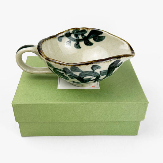 Bowl w/handle Some Karakusa (5.25" x 4.5")