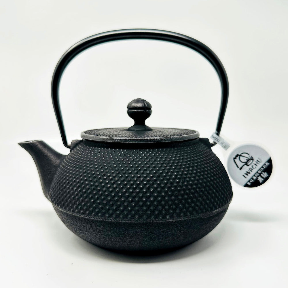 Iwachu Tetsubin Cast Iron Tea Pot Arare (30 fl.oz ) image 2