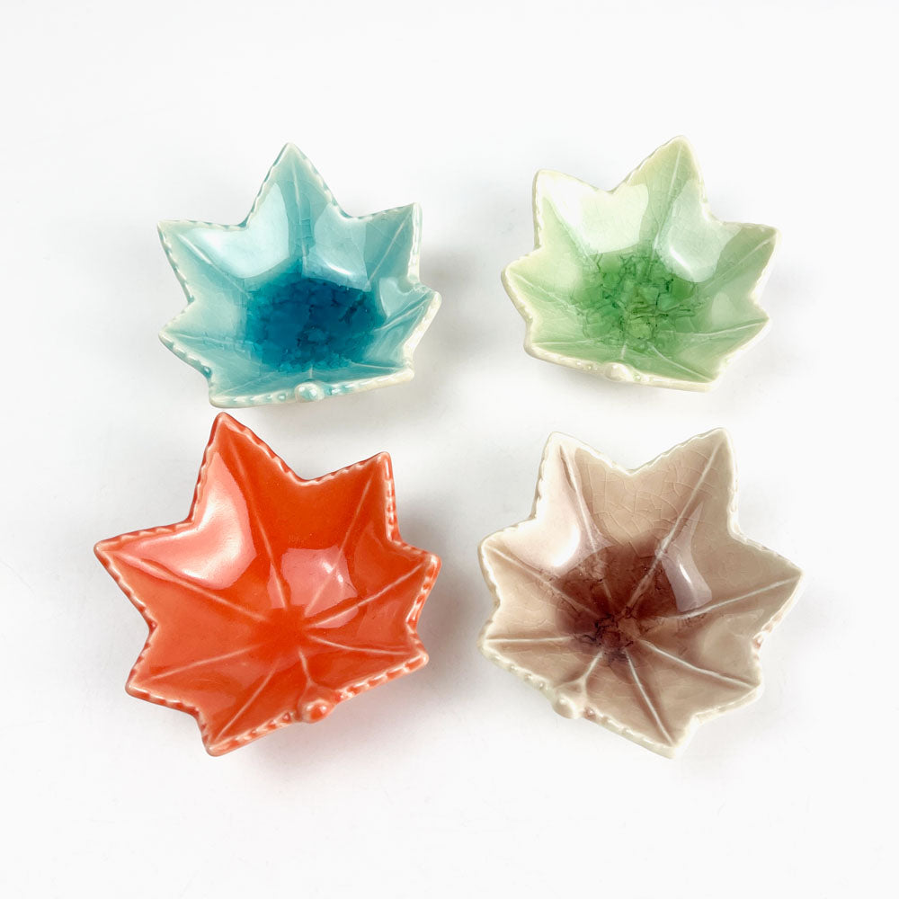 Small Chimi Dish Green Kaede (2.5"D) image 1