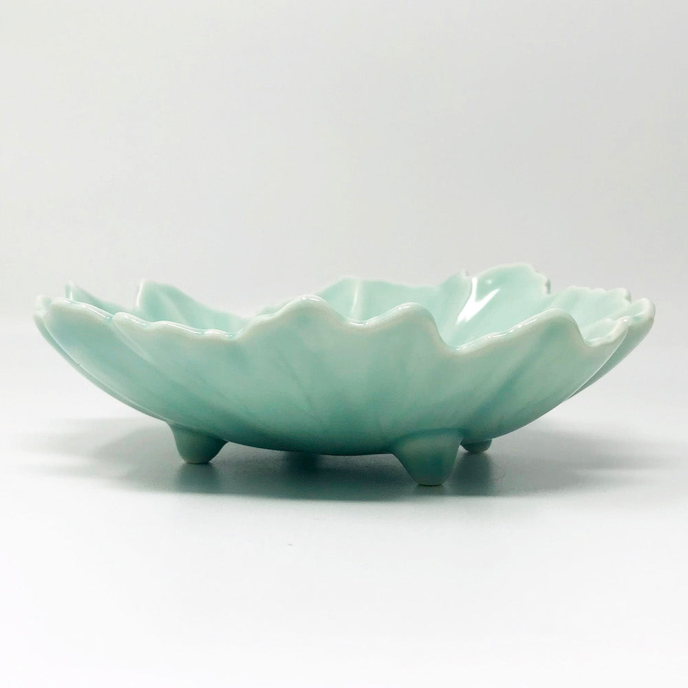 Footed Shallow Leaf Bowl Light Green  (7.5"D) image 1