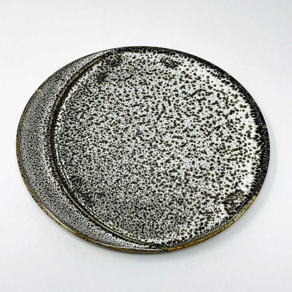 Plate Shiroyuzu Tenmoku Moon (8"D) image 1