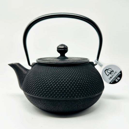 Iwachu Tetsubin Cast Iron Tea Pot Arare (30 fl.oz ) image 0