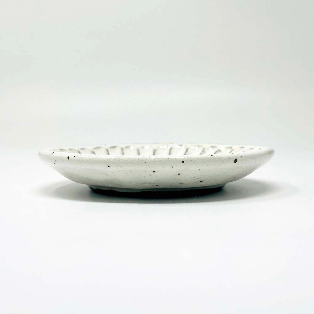 Kobiki Sogime 粉引削ぎ目 Dish  (4.5"D) image 1