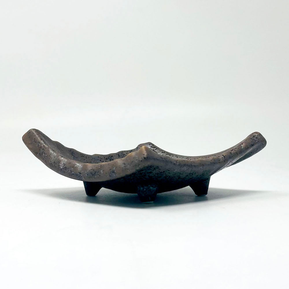 Footed Small Chinmi Dish Rhombus (5.5"x4.25") image 5