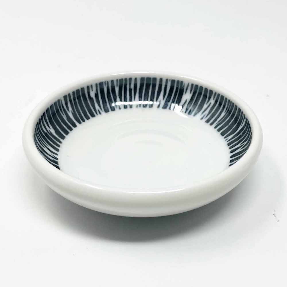 Small Dish Kushime Tokusa Shiro  (3.25"D) image 2