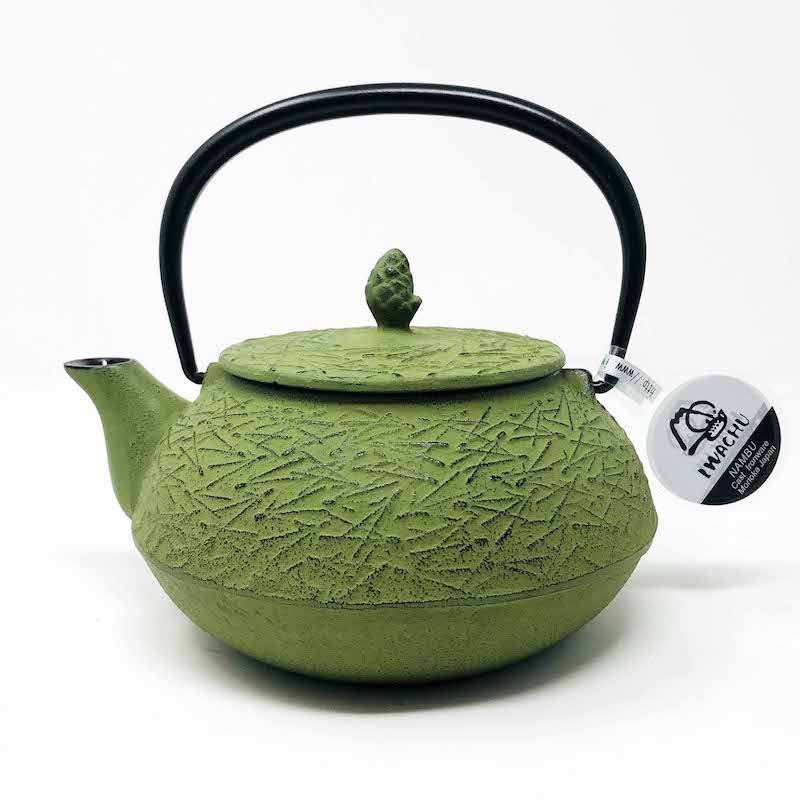 Iwachu Cast Iron Tea Pot Grass Pine Needle (22 fl.oz) image 0