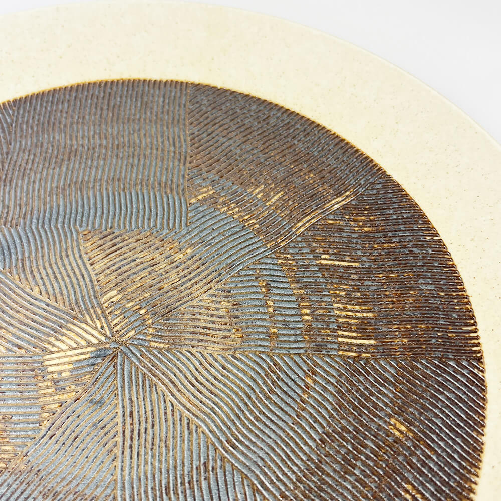 Hatsuyuki Surimemon Large Plate (11"D) image 1