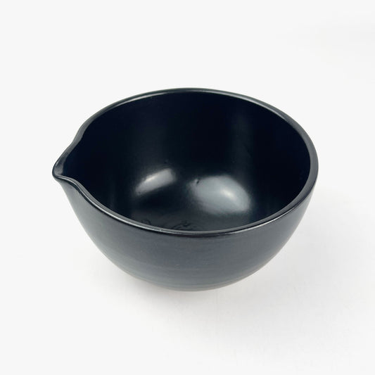 Matcha Bowl with Spout Black (5"D)