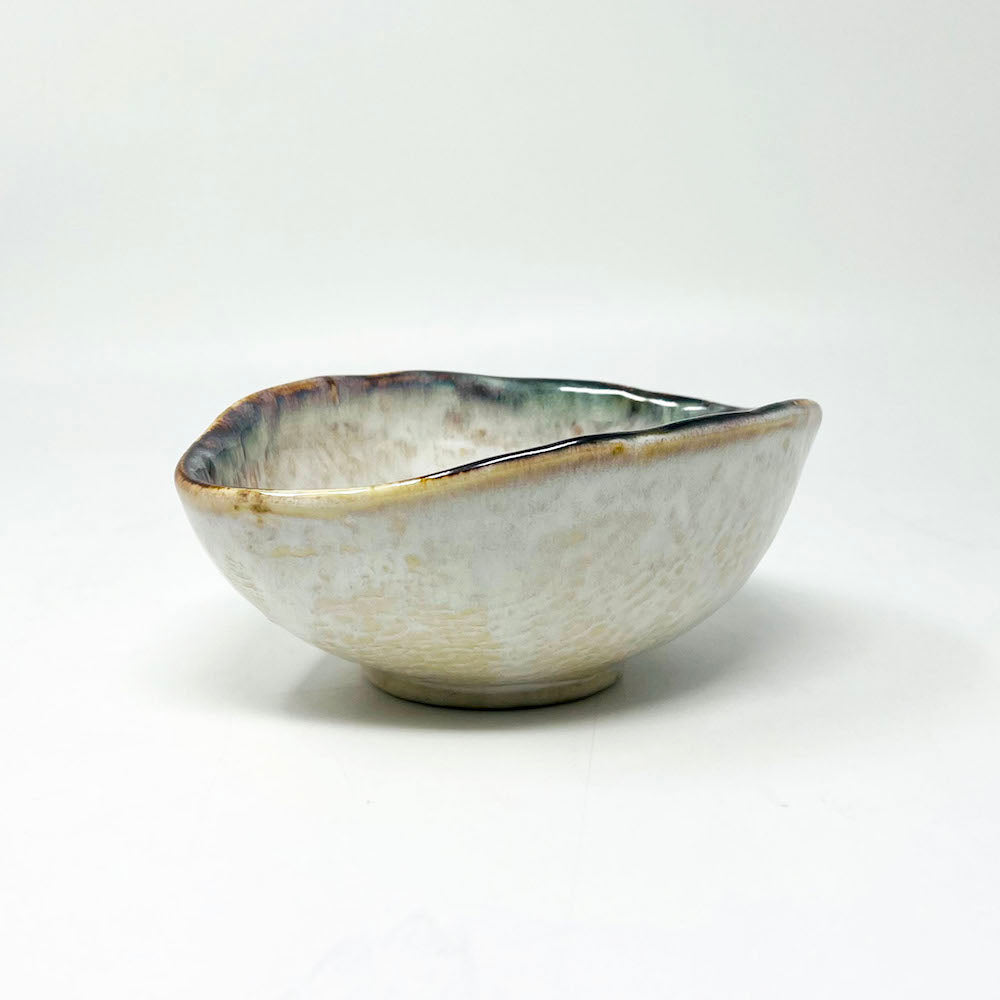 Oval Bowl Small Shirokinyou (6"x4.5") image 5