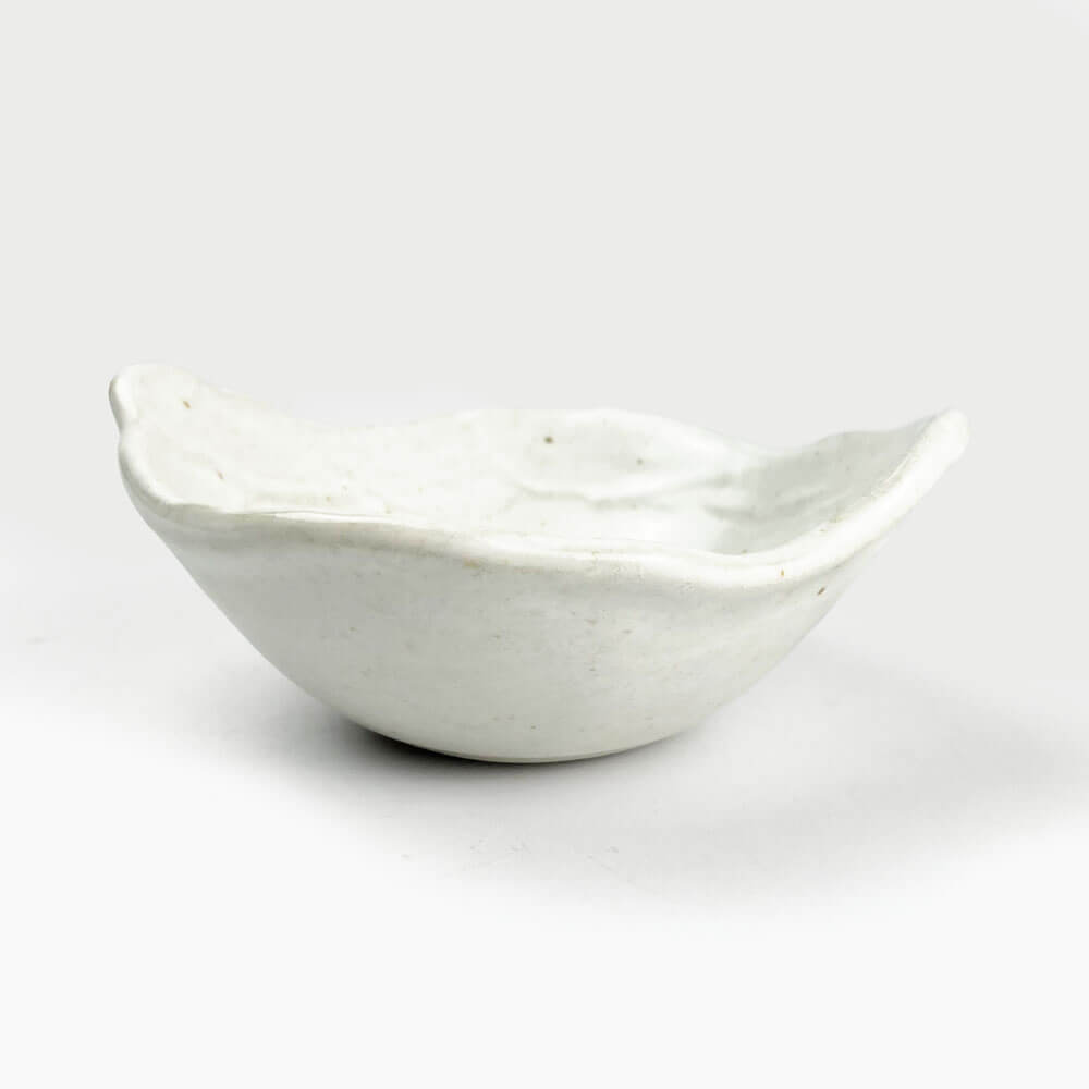Leaf Shape White Tonsui Bowl (5.25"D) image 1