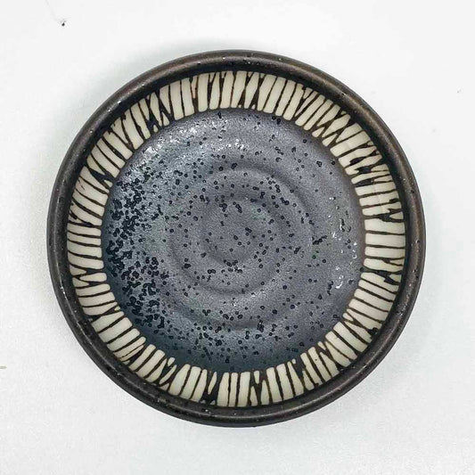 Small Dish Kushime Tokusa Kuro (3.25"D) image 1