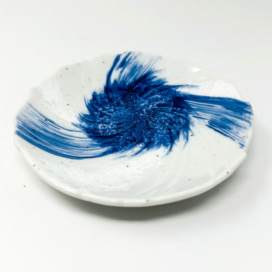 Dish Blue & White  (5.5"D) image 0