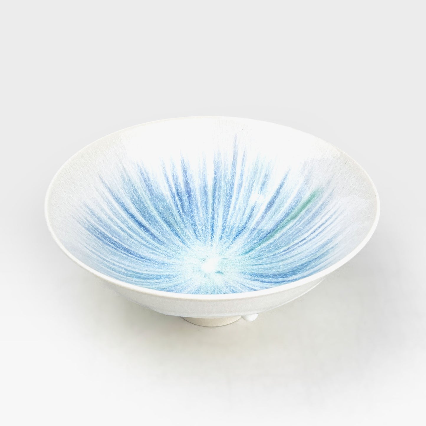 Bowl White/Blue by Minoru Fukushima (5.5"D)