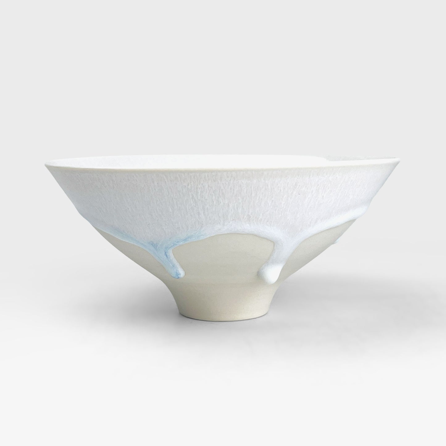 Bowl White/Blue by Minoru Fukushima (5.5"D)