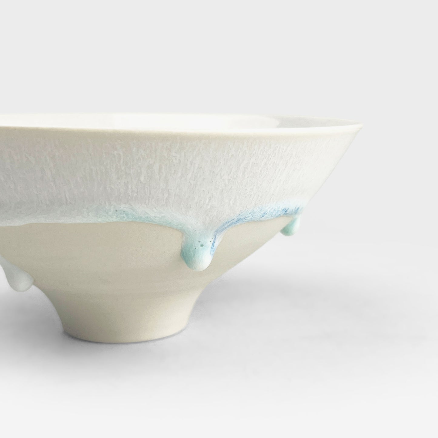Bowl White/Blue by Minoru Fukushima (5.5"D)