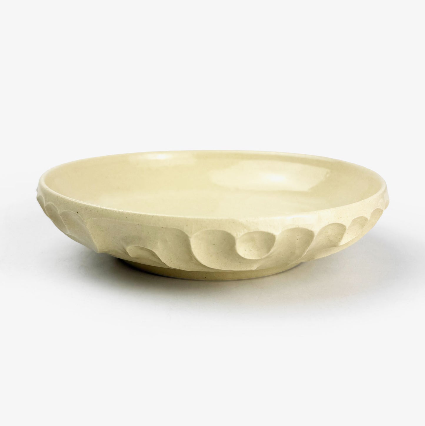 Shallow Bowl Jyomon White by Yasuko Maeda (6.5"D)