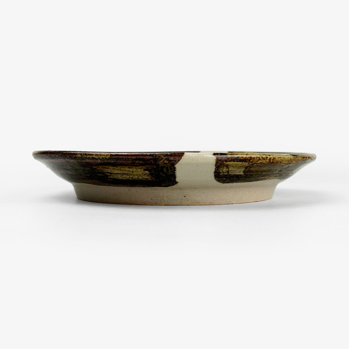 Plate White/Brown by Yasuko Maeda (7.5"D)