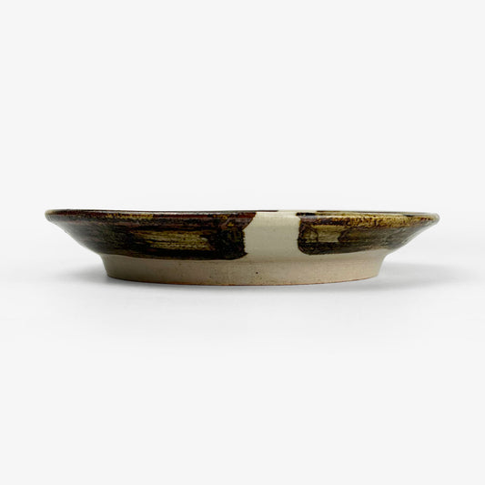 Plate White/Brown by Yasuko Maeda (7.5"D)