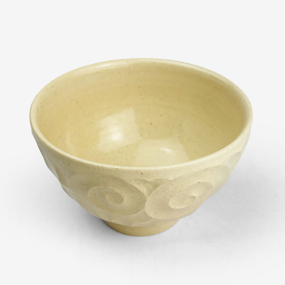 Bowl Jyomon White by Yasuko Maeda (4.25"D)