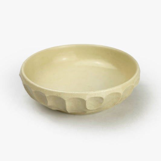 Small Shallow Bowl Jyomon White by Yasuko Maeda (4.25"D)