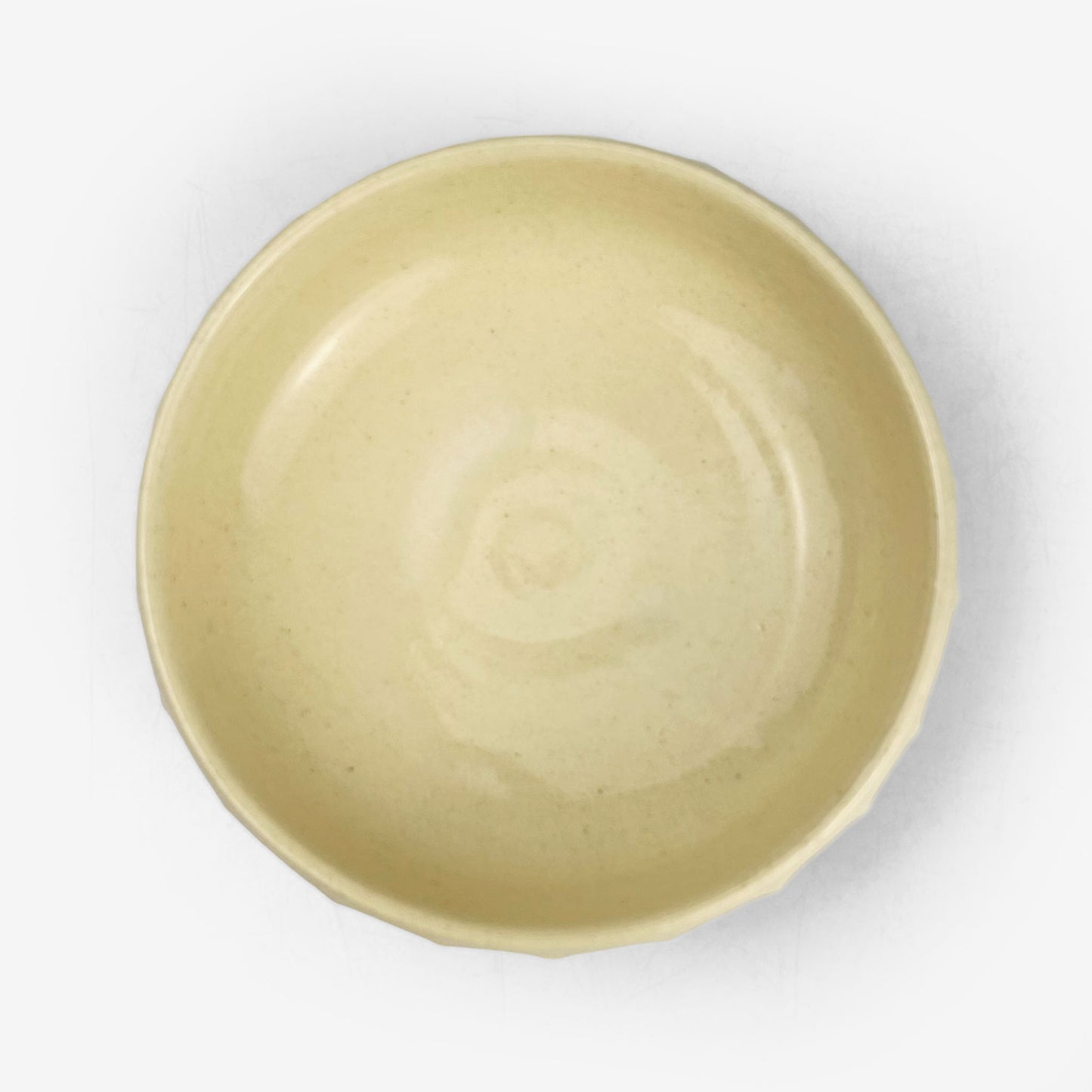 Small Shallow Bowl Jyomon White by Yasuko Maeda (4.25"D)