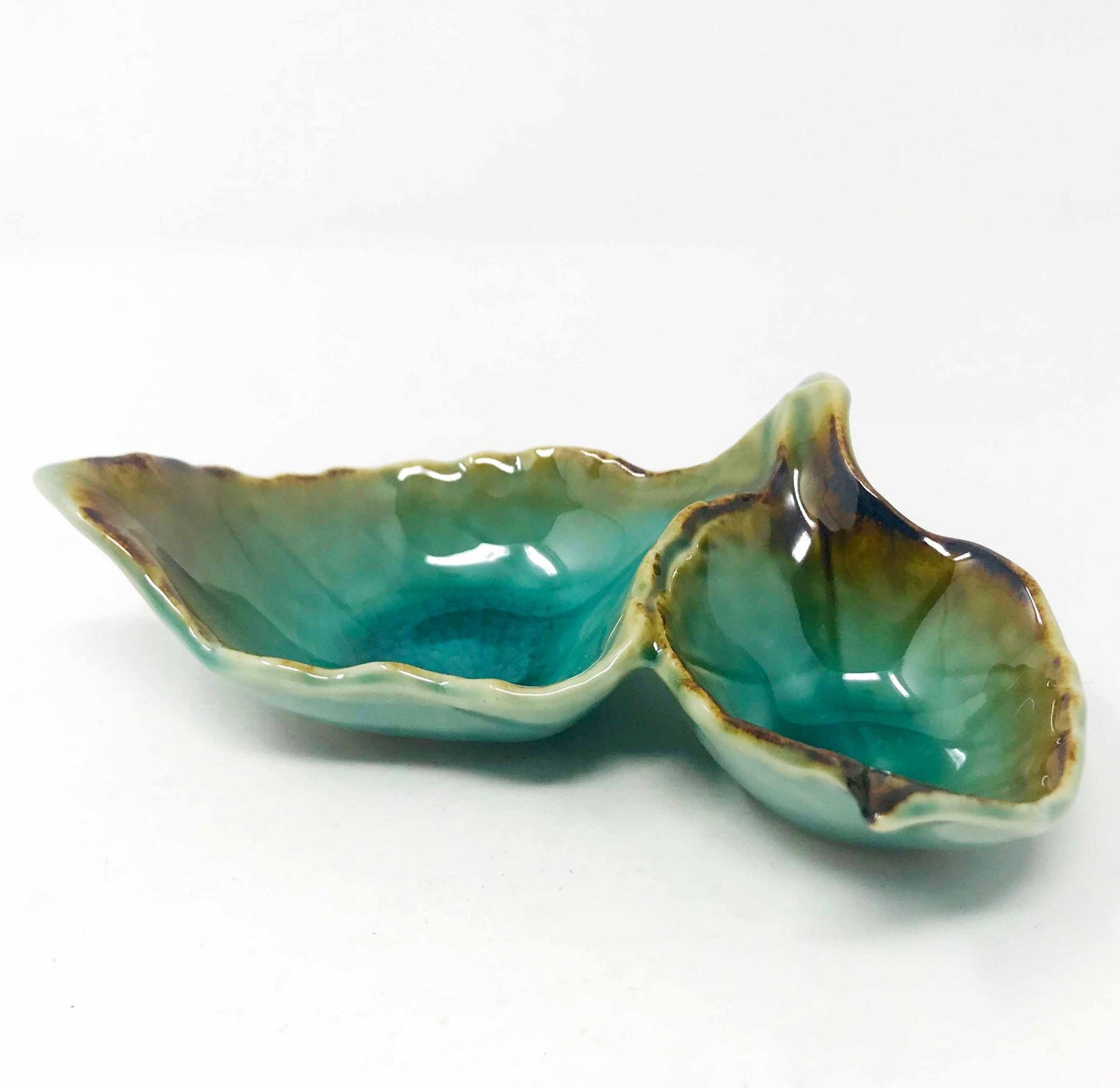 2 Divided Leaf Dish Green (5" x 3") image 0