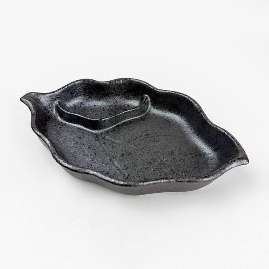 Div. Leaf Plate black (8.5" x 5.25")