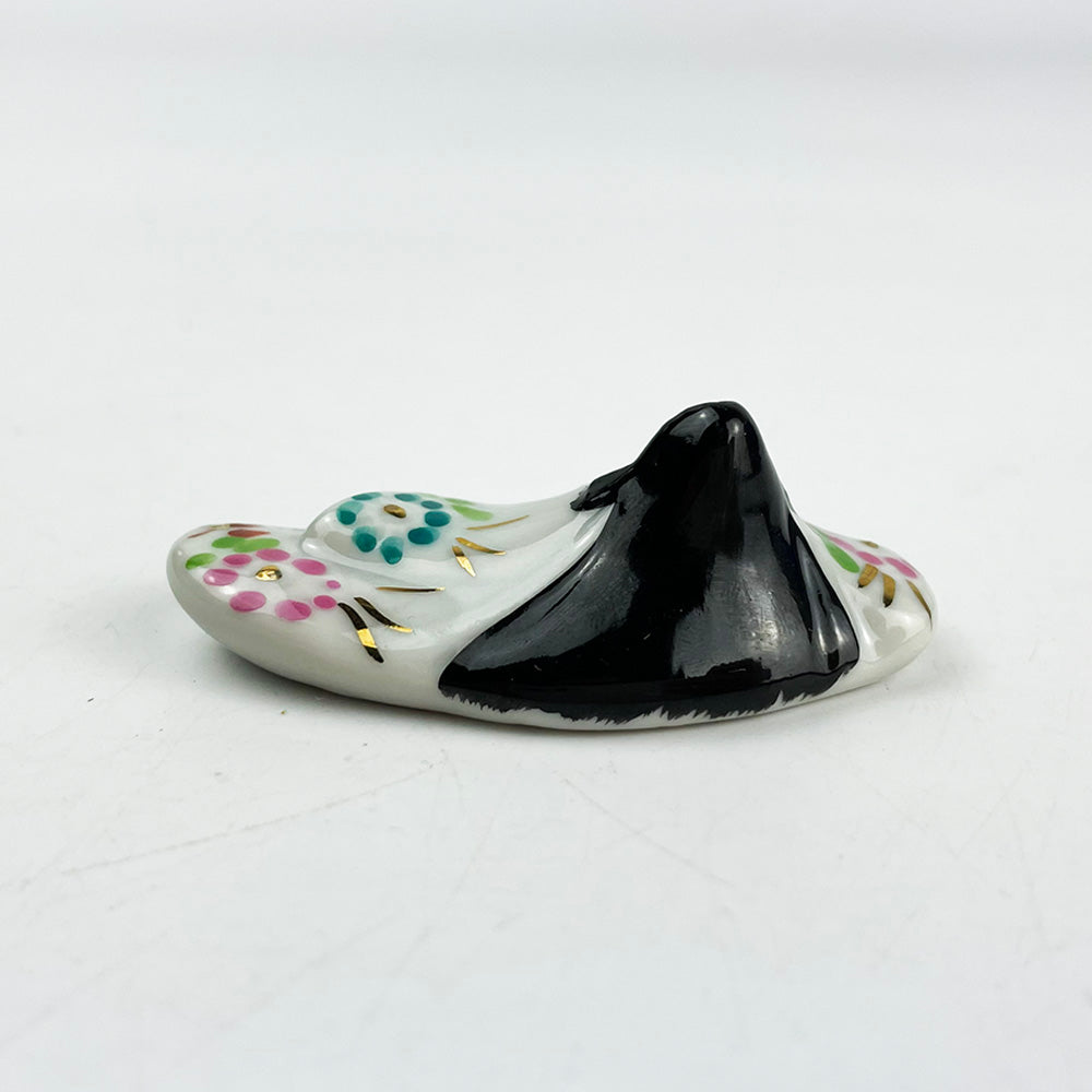 Chopstick Rest Ohinasama White (2.5" x 1.25")