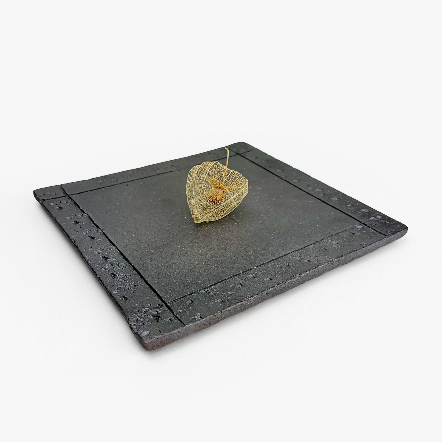 SQ. Plate Kurofuki Yakishime (7.5"D)