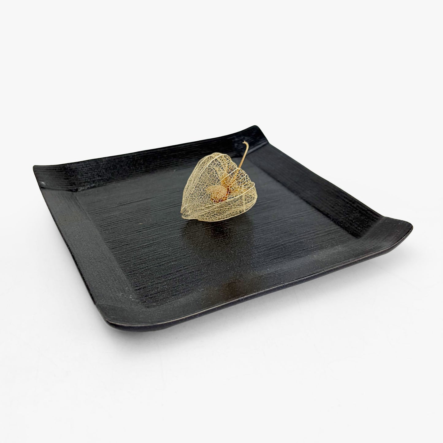 SQ. Plate Koyori Shikkoku Medium (6.5"D)