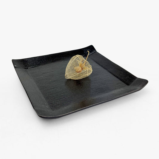 SQ. Plate Koyori Shikkoku Medium (6.5"D)
