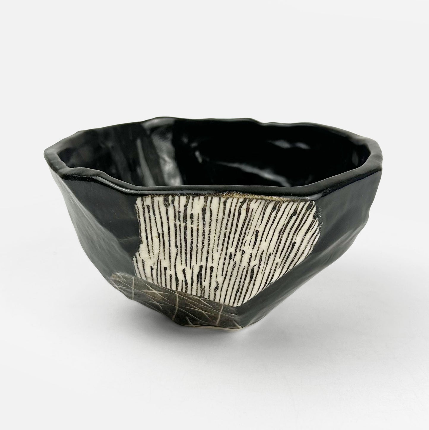 Bowl Tamen Kuro Oribe (5.5"D)