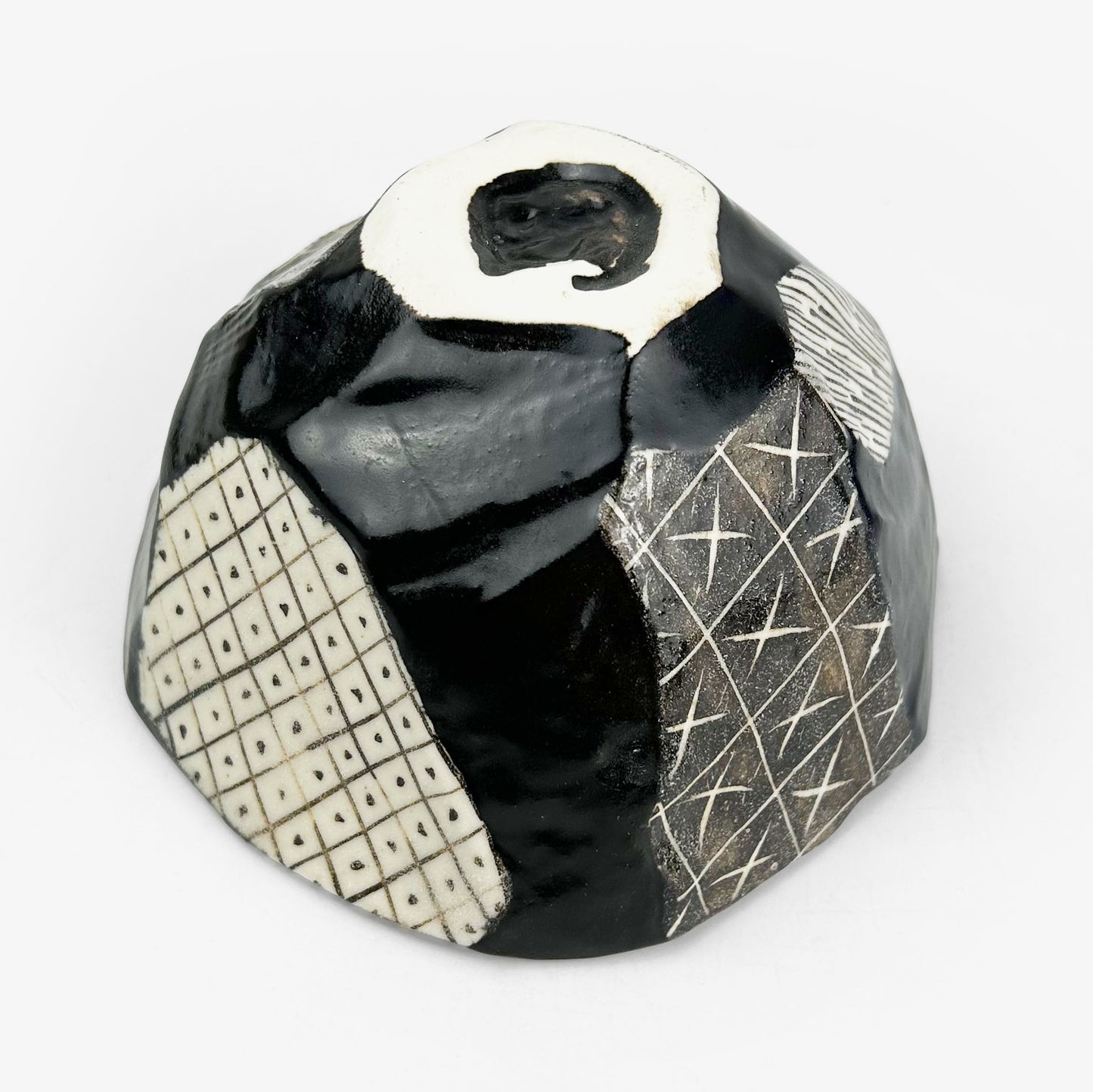 Bowl Tamen Kuro Oribe (5.5"D)