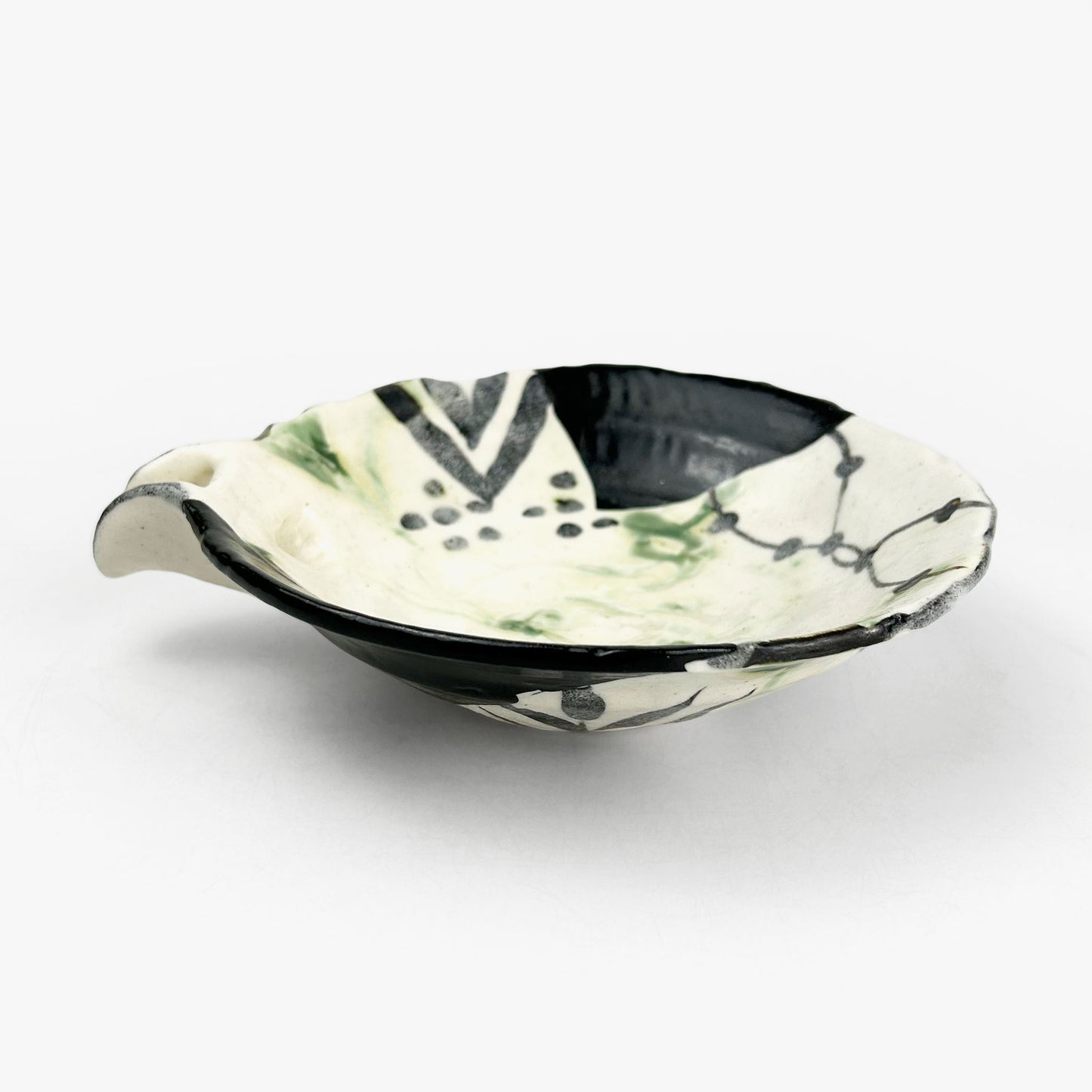 Katakuchi Shallow Bowl (6.75"D)