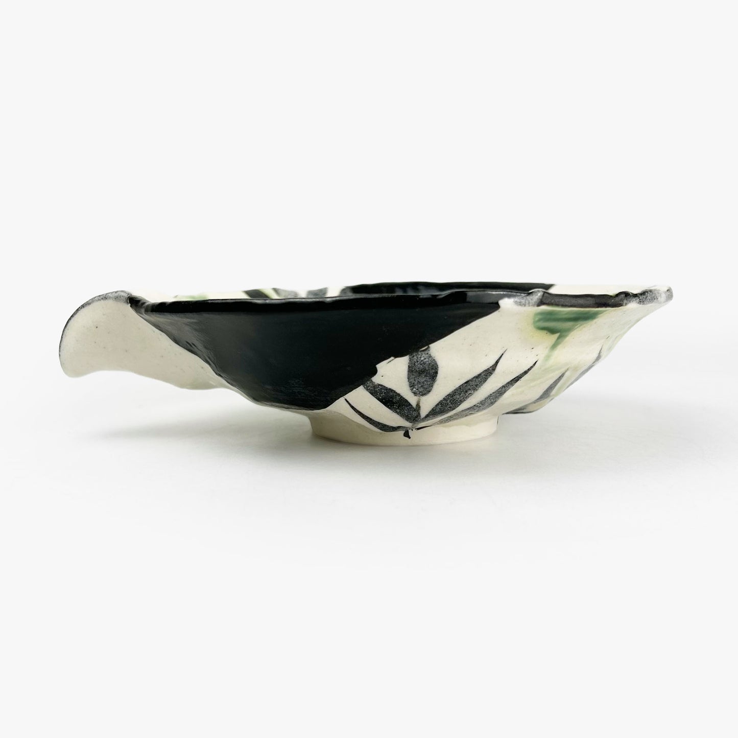 Katakuchi Shallow Bowl (6.75"D)