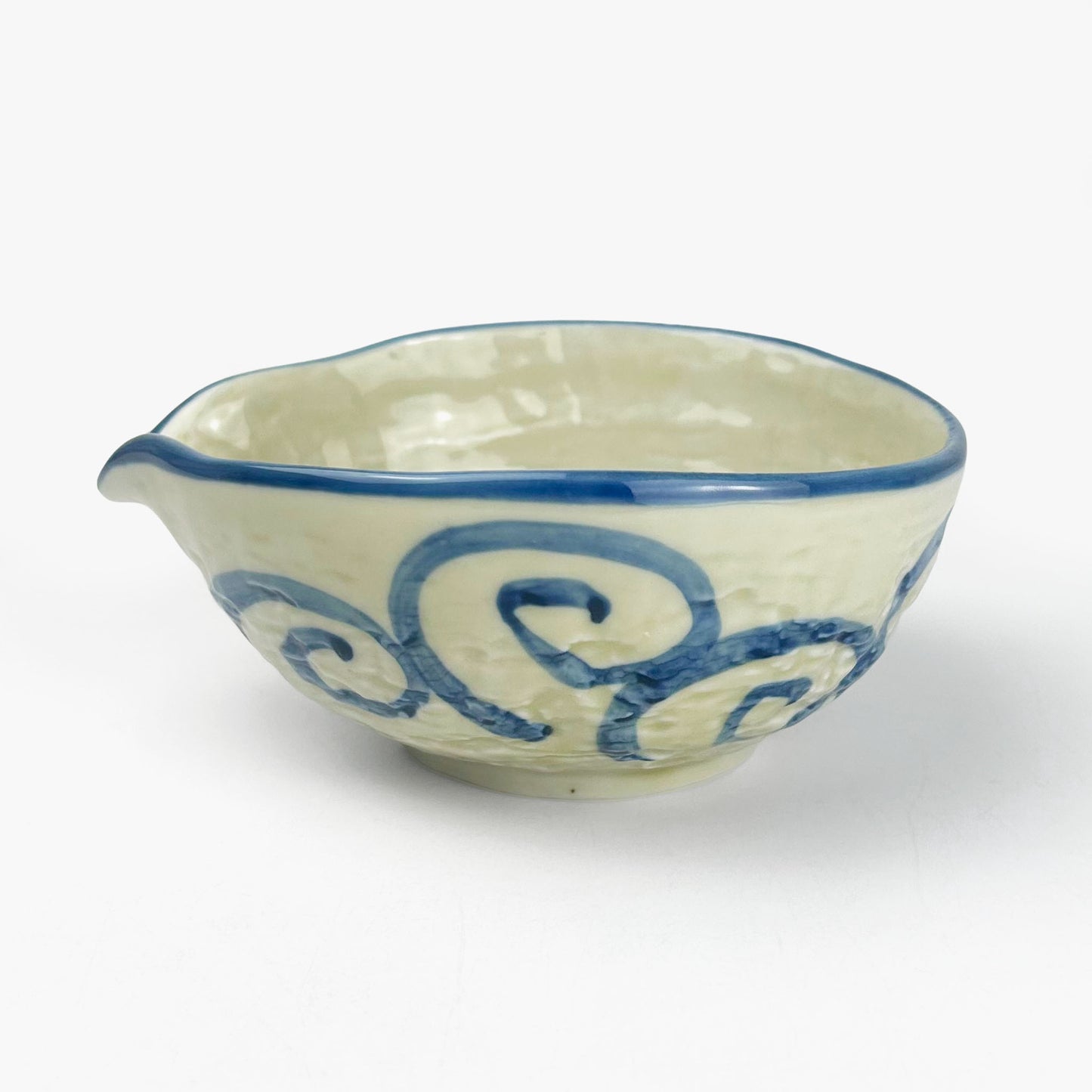 Katakuchi Bowl Uzu Karakusa (5.5"x 4.5")