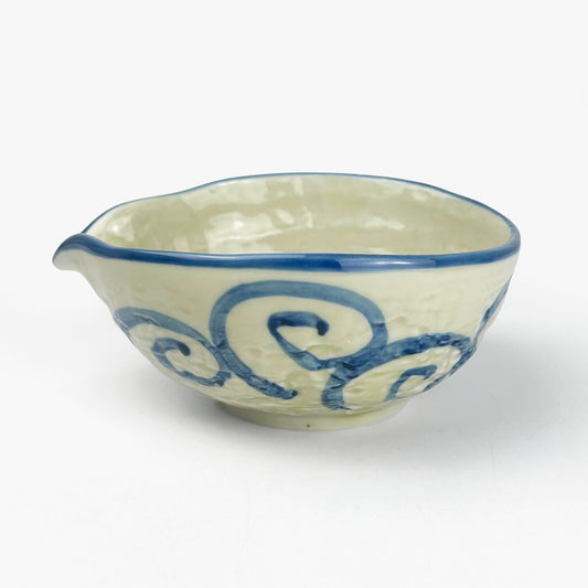 Katakuchi Bowl Uzu Karakusa (5.5"x 4.5")