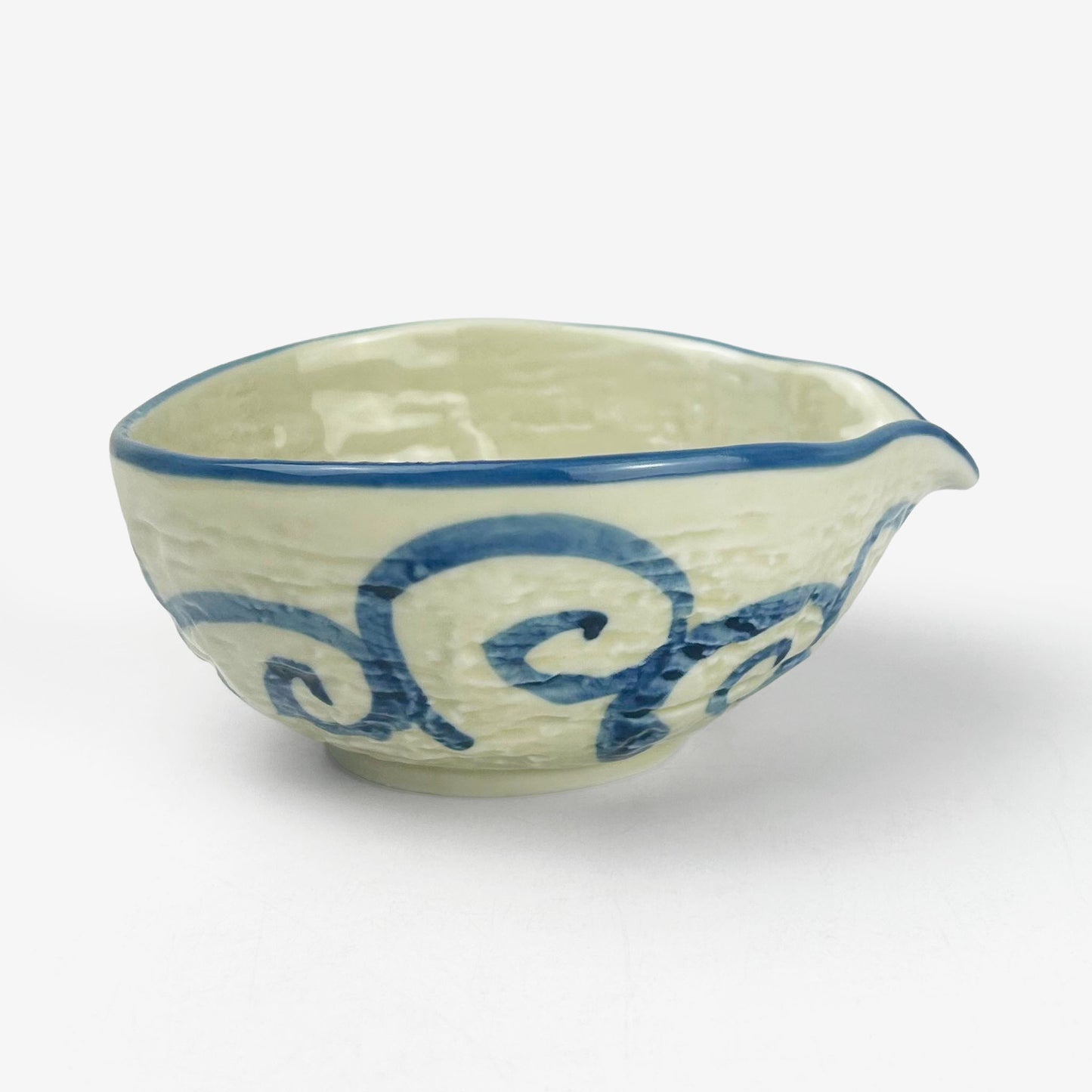 Katakuchi Bowl Uzu Karakusa (5.5"x 4.5")