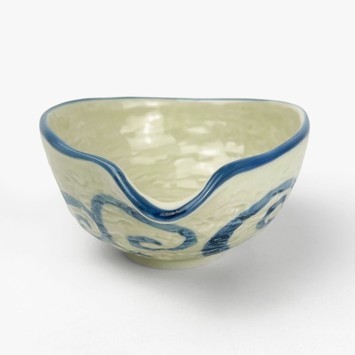 Katakuchi Bowl Uzu Karakusa (5.5"x 4.5")