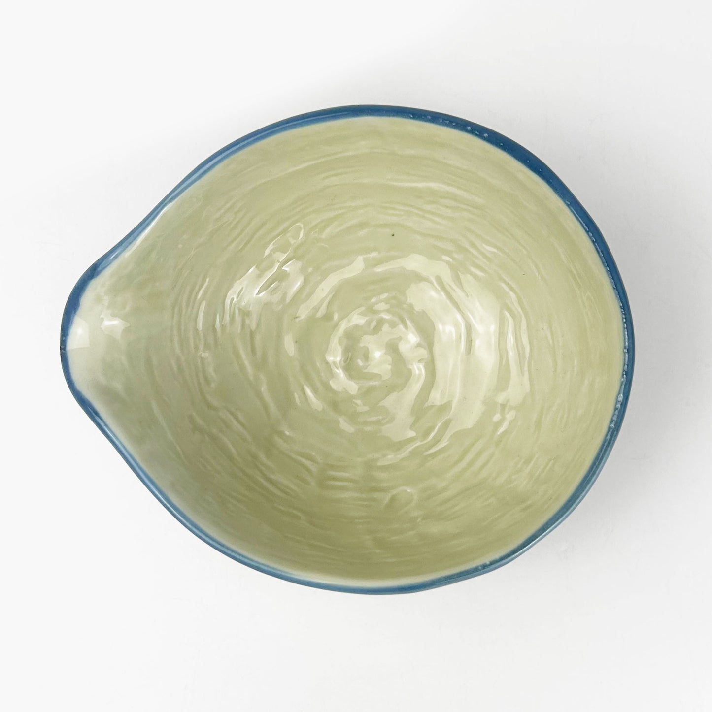 Katakuchi Bowl Uzu Karakusa (5.5"x 4.5")