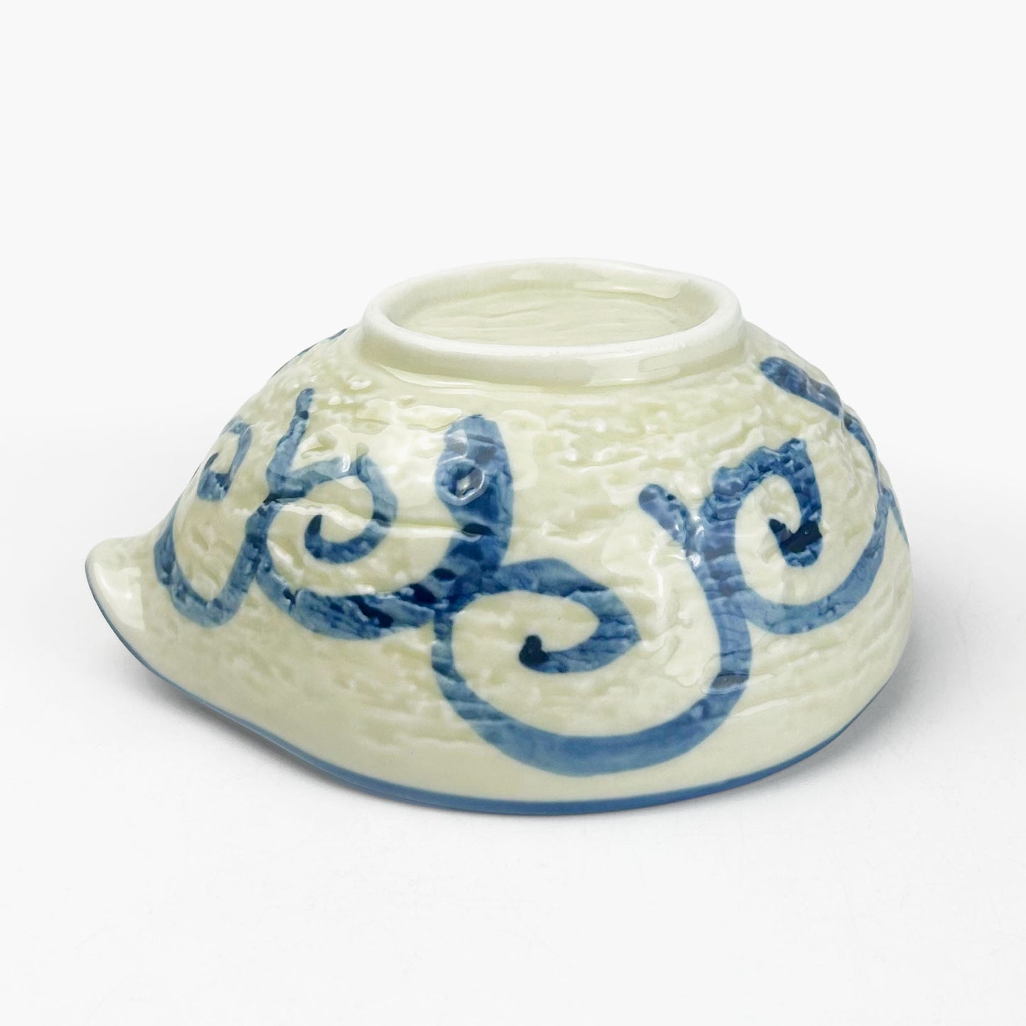 Katakuchi Bowl Uzu Karakusa (5.5"x 4.5")