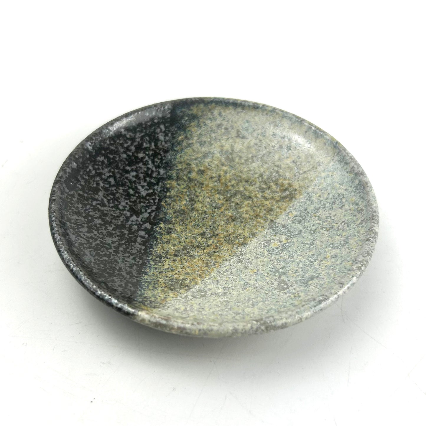 Oboro Yamakage plate small (3.75"D)