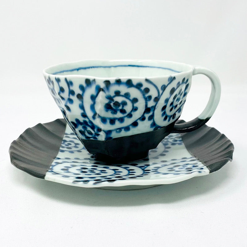 Tako Karakusa Coffee Cup  & Saucer (7 fl.oz) by Bunga Yamamoto/ Houju gama image 0