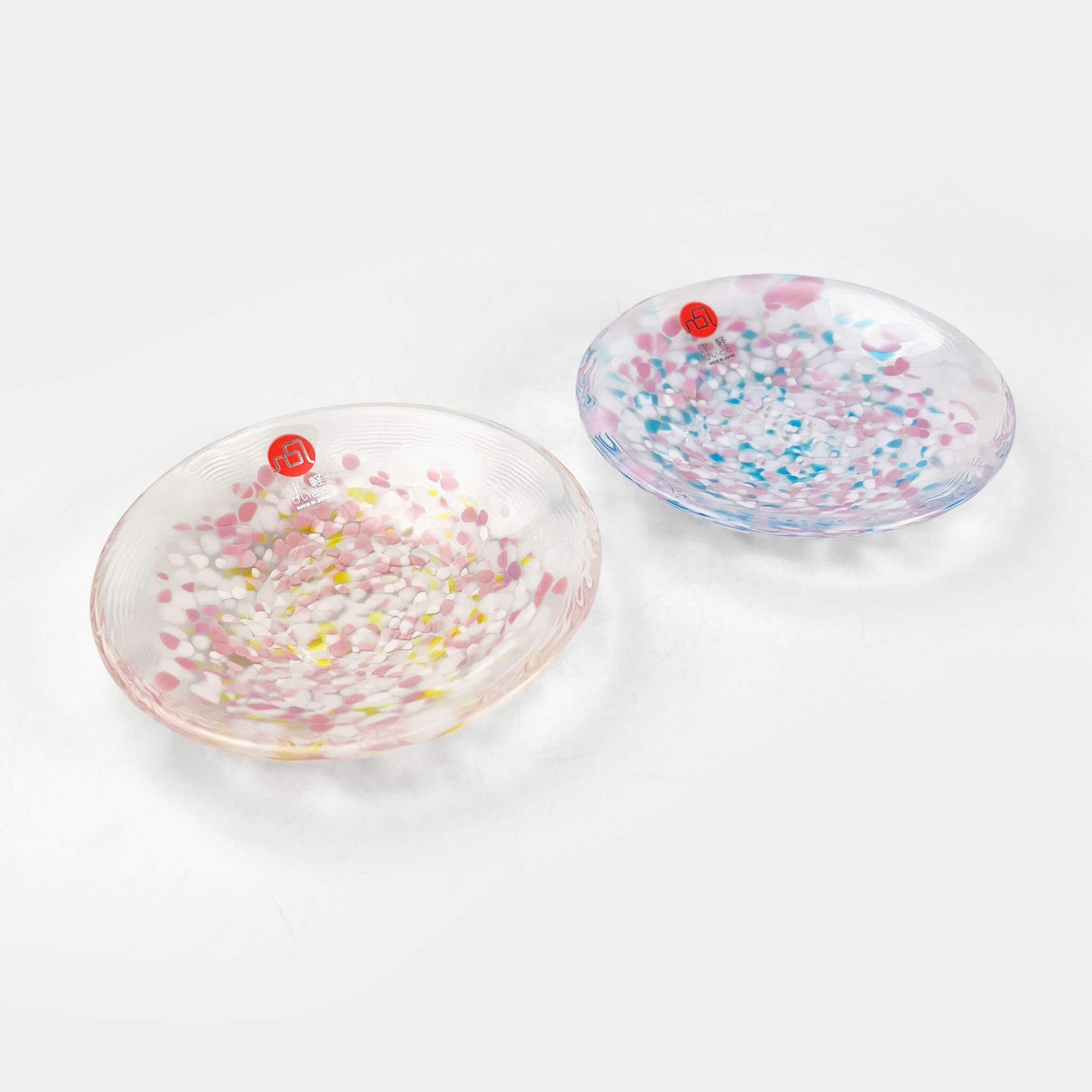 Tsugaru Vidro  Glass Pair Dish (4"D)
