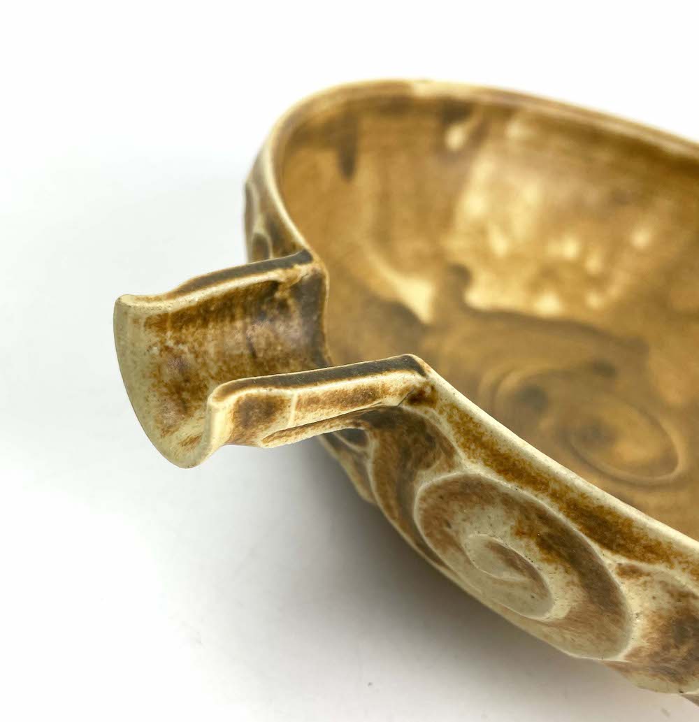 Katakuchi Bowl Jyomon Brown by Yasuko Maeda (7"D) image 1