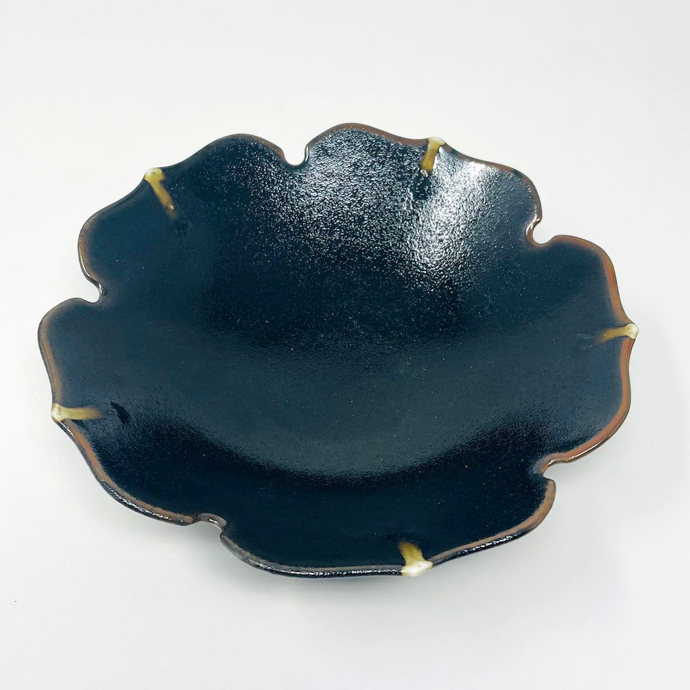 Shallow Bowl Flower Shaped Black  (7.5"D) image 1