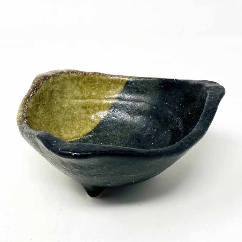 Triangle Dish Kurobizen (4.25"x 1.75"H) image 0